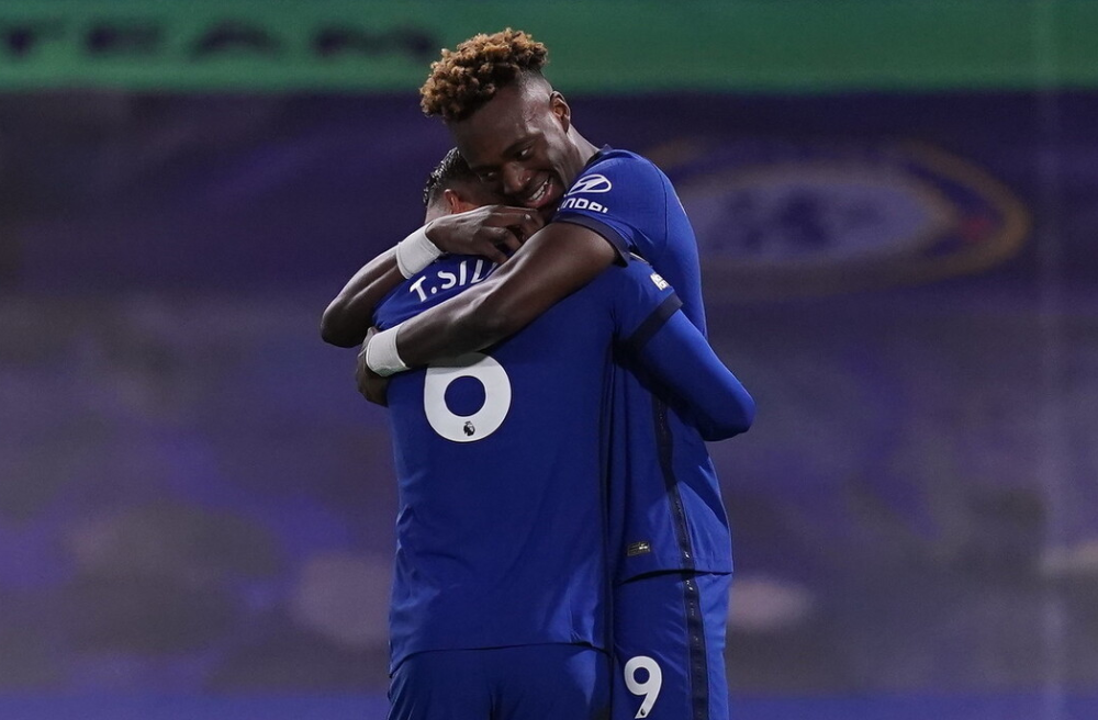 赛地聚焦：英超集结日热度飙升，北京首钢调整名单，气氛紧张，控场能力受关注的简单介绍