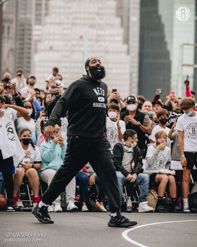 包含布莱顿训练开放日，冲刺阶段止住颓势引欢呼，全明星赛在即，赛程密集仍需轮换的词条