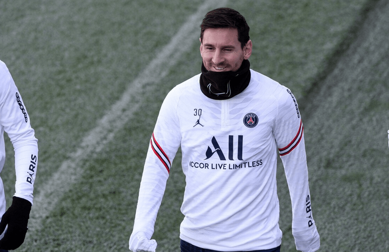 金州勇士发布备战花絮；今夜官宣签约；欧冠任务艰巨；赛季目标并未改变(欧冠冠军保送下赛季欧冠吗)