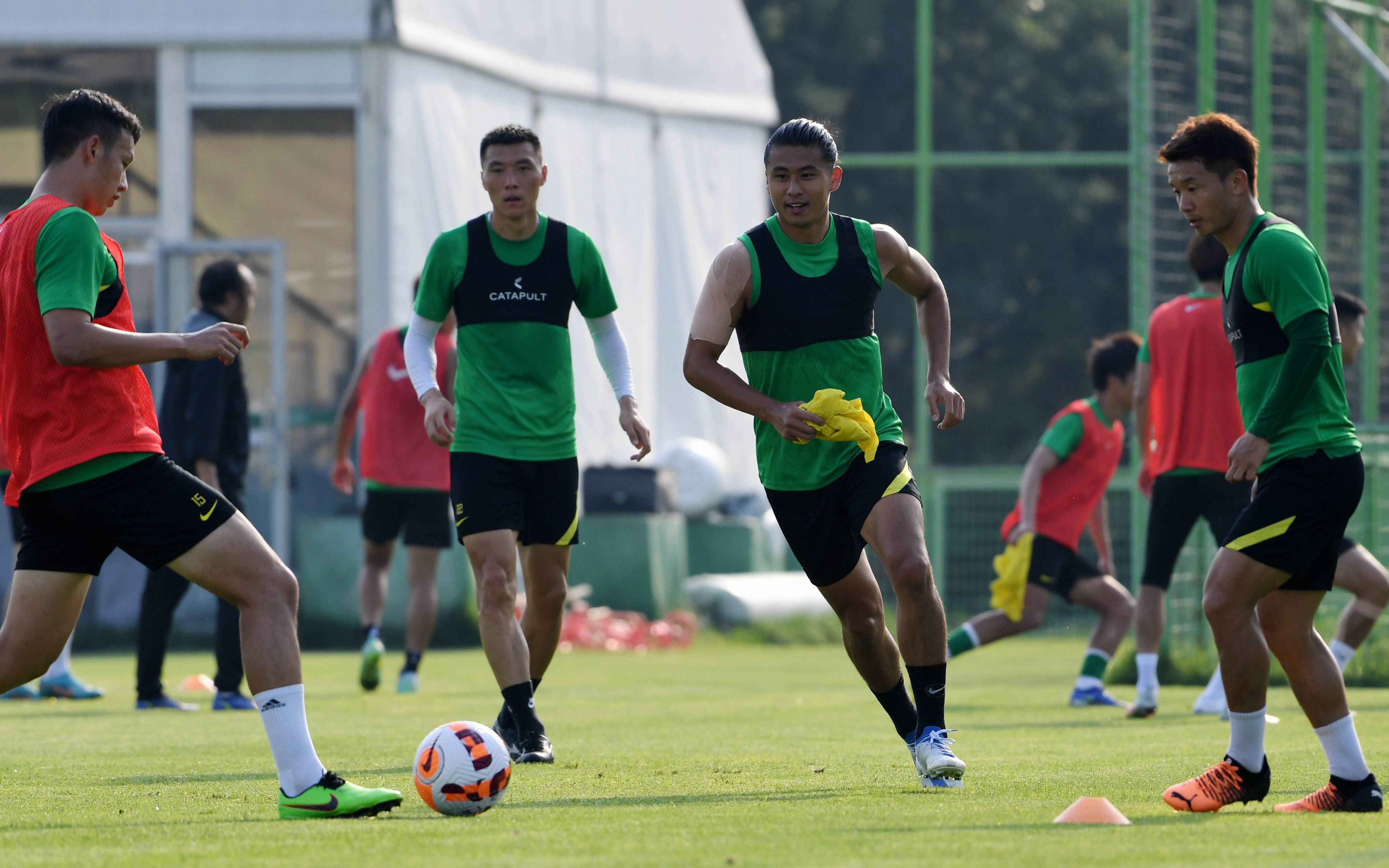 北京国安训练开放日；冲刺阶段外线爆发引欢呼；CBA常规赛在即；球探报告显示潜力的简单介绍-开云链接