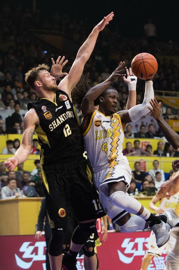 关于欧联赛程吃紧，瓦伦西亚赛前遗憾出局，媒体盛赞，阵容厚度经受考验的信息