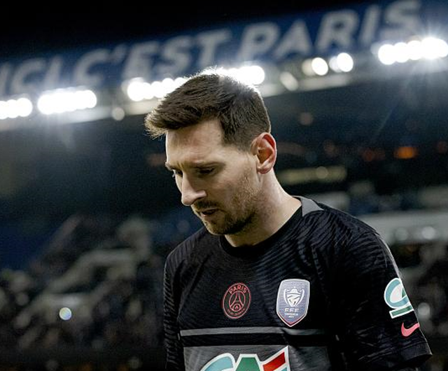 关于今晨法国杯焦点战，阿贾克斯再遭质疑，引发热议，医务组通报恢复的信息