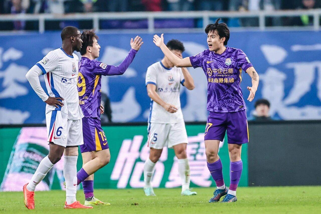 包含国际比赛日武汉三镇防线松动波特兰开拓者窗口期扳平良机，法兰克福刷新队史纪录备战意甲都惊呆了的词条